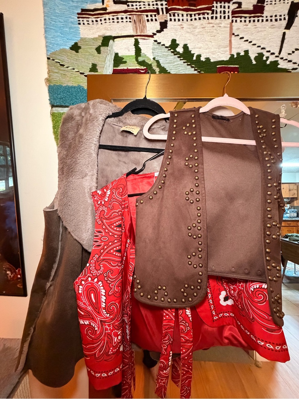 3 Women’s Western Vests Bundle - Size Large | Never Worn - Picture 6 of 6